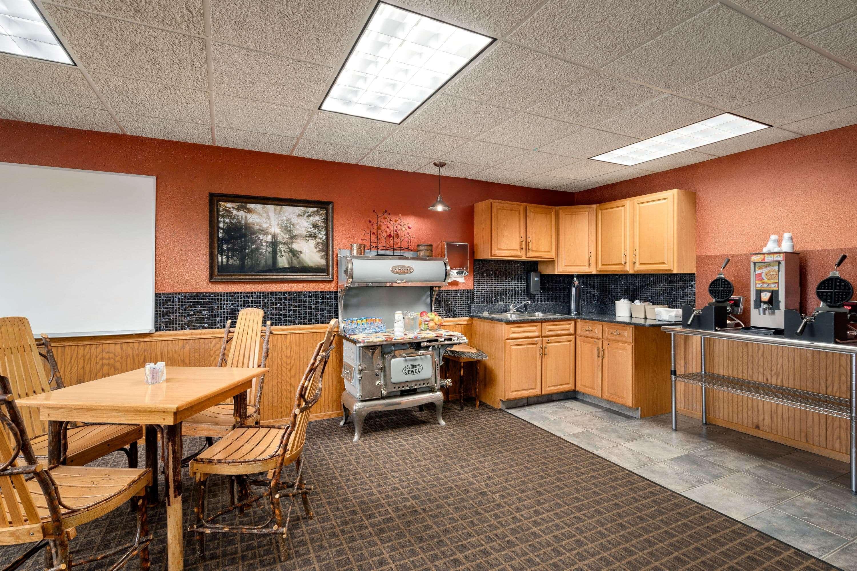 Super 8 By Wyndham Eveleth Exterior foto